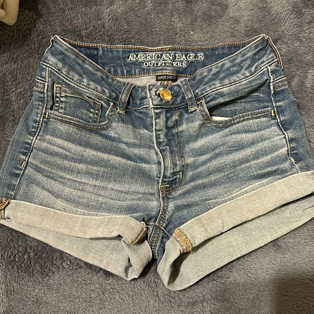 Super cute American Eagle jeans 🥰
